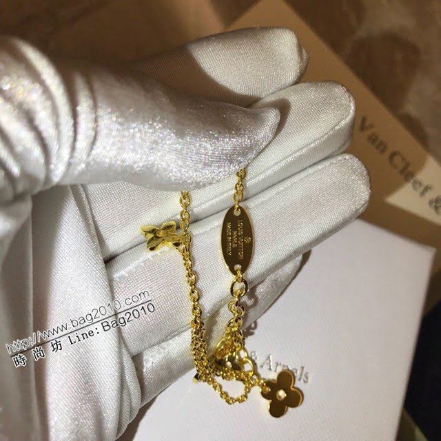 Louis Vuitton新款飾品 路易威登字母多花手鏈 LV百搭四葉草金色手鏈  zglv2186